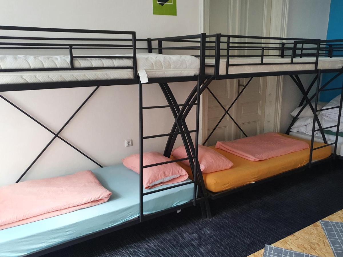 Spacious Tuzlaks Apartments Sarajevo Ferhadija 外观 照片